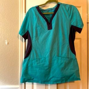 Scrub top XL light green good condition stretch on the sides.